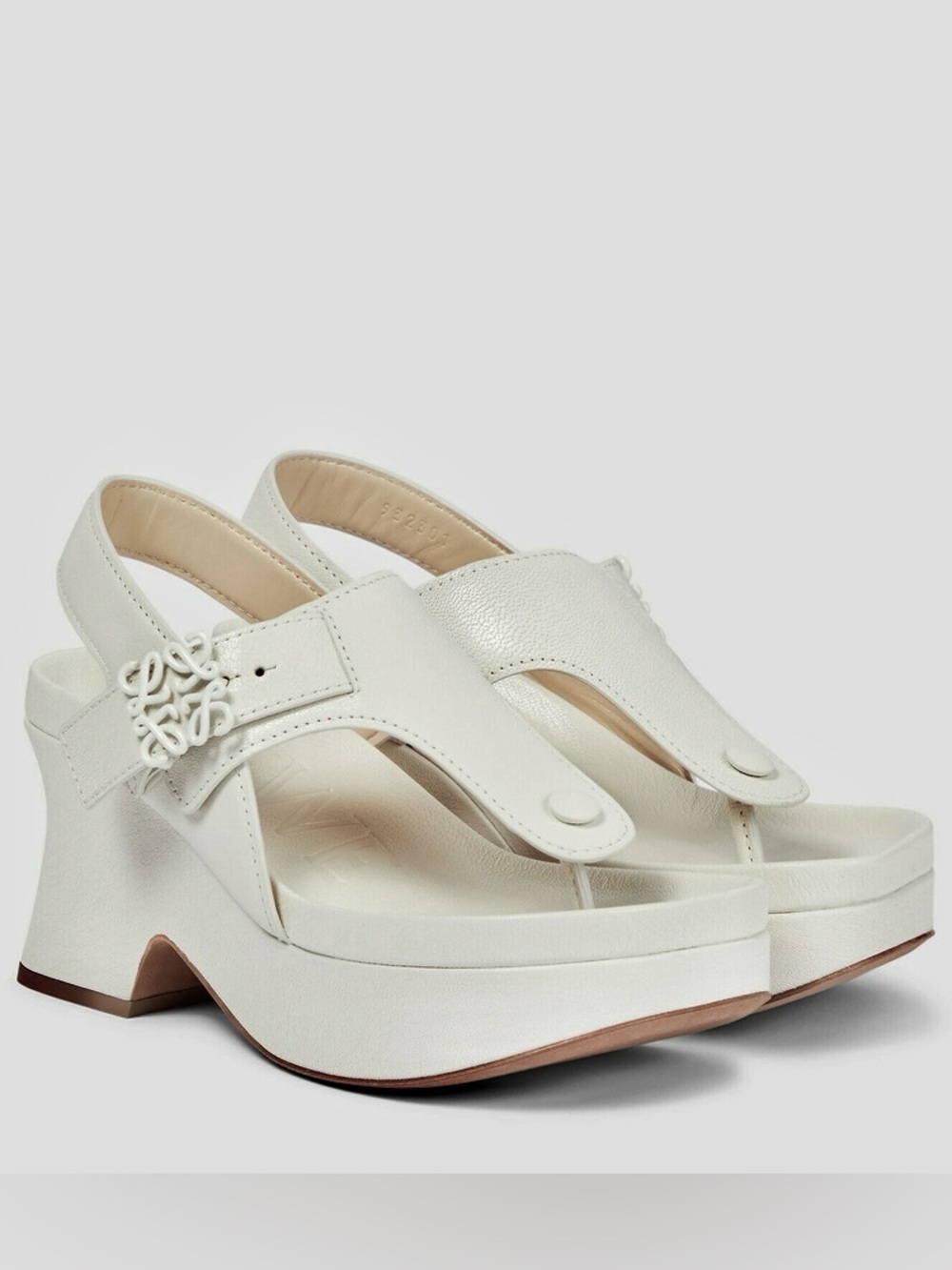 Loewe Ease leather platform thong sandals